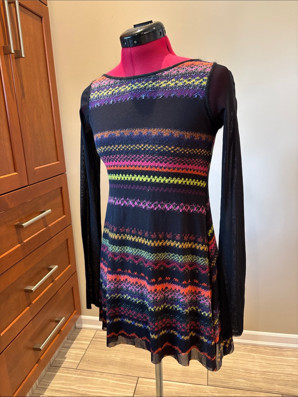 Like New FUZZI Italy Vibrant Mesh Pattern Long Sleeve Fit and Flare Blouse